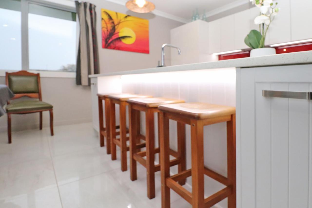 Country Living On Raynes Road Villa Hamilton Bagian luar foto